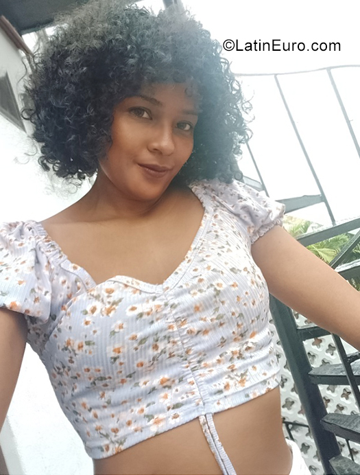 Date this tall Colombia girl 041111 from Barranquilla CO31476