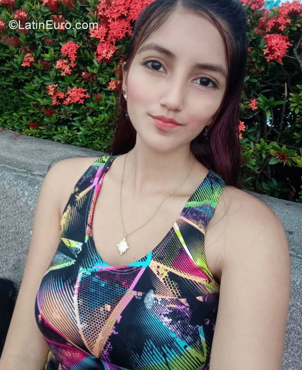 Date this passionate Ecuador girl Angelica from Guayaquil EC885