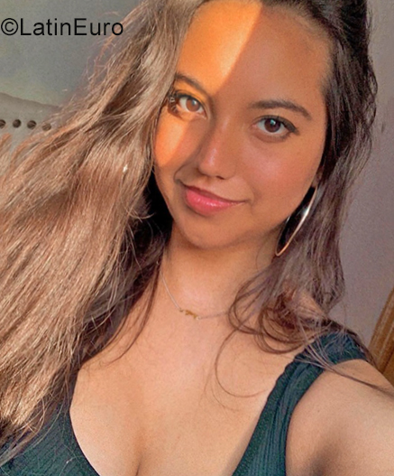 Date this attractive Spain girl Carla from Madrid ES676