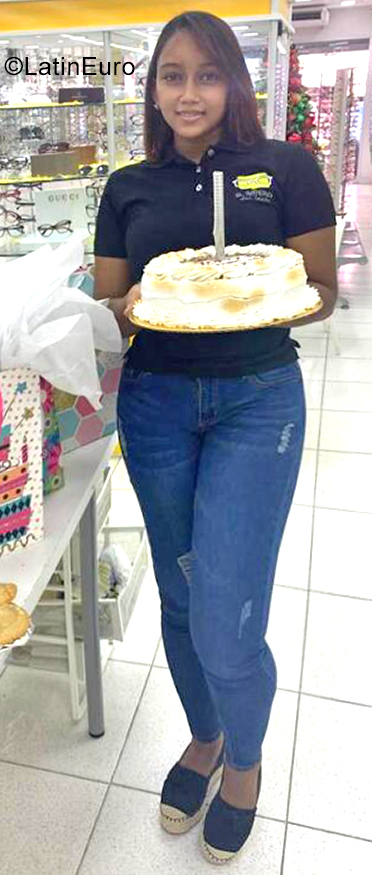 Date this attractive Dominican Republic girl Jazmin Reyes from Santo Domingo DO40475