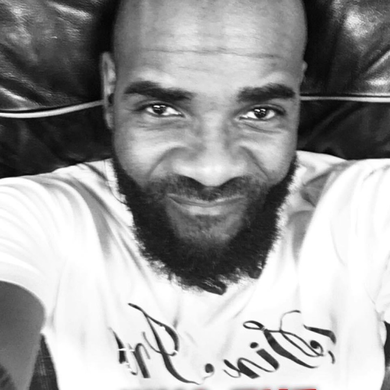 Date this attractive United States man Inq from Philadelphia US21560