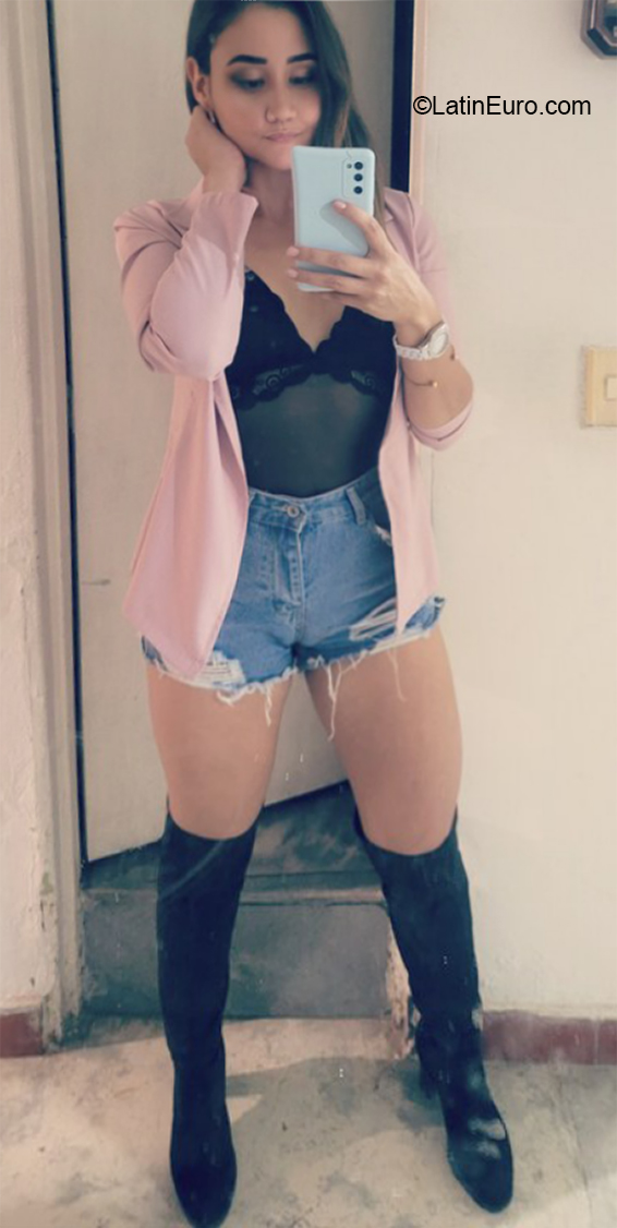 Date this hard body Colombia girl Jess from Medellin CO31316
