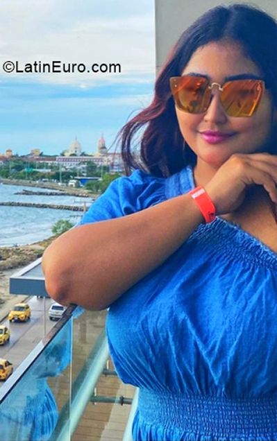 Date this voluptuous Colombia girl Johaine from Barranquilla CO31322