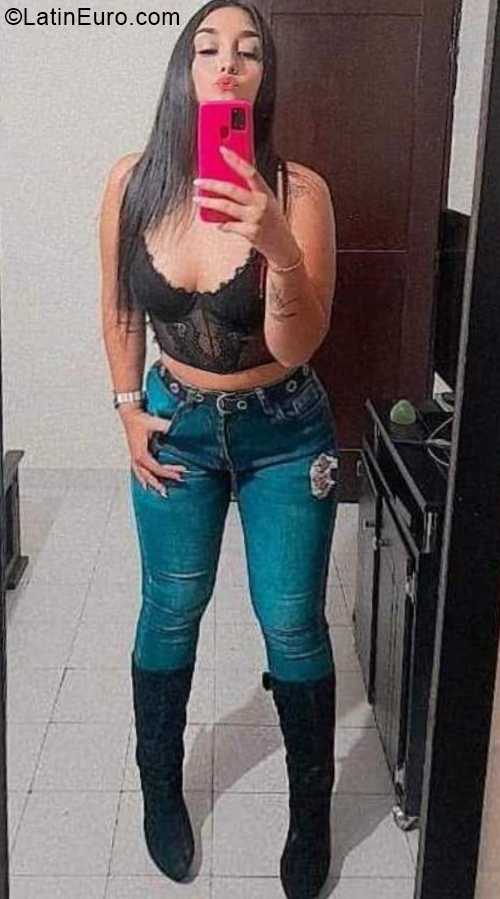 Date this delightful Colombia girl Camila from Cali CO31331