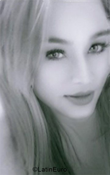 Date this nice looking Panama girl Edith from Panama City PA1320