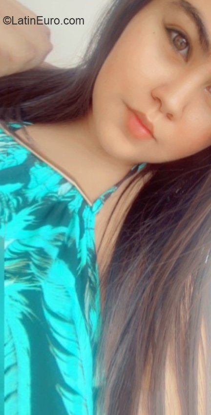 Date this attractive Colombia girl Catalina from Valledupar CO31374