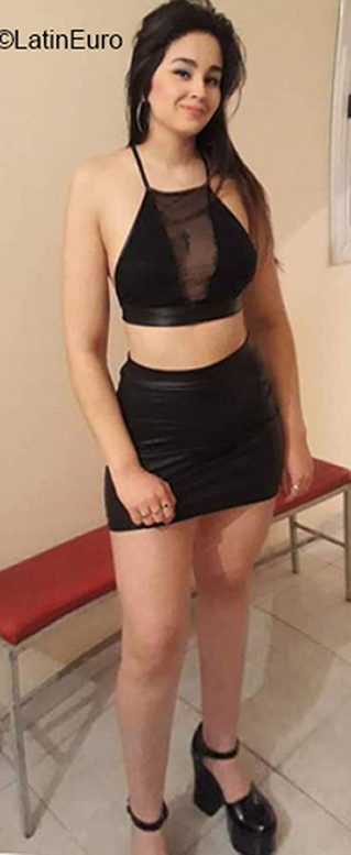 Date this sultry Argentina girl Mumi from La Rioja AR850