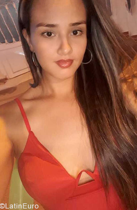 Date this hard body Colombia girl Erika from Ibague CO31443