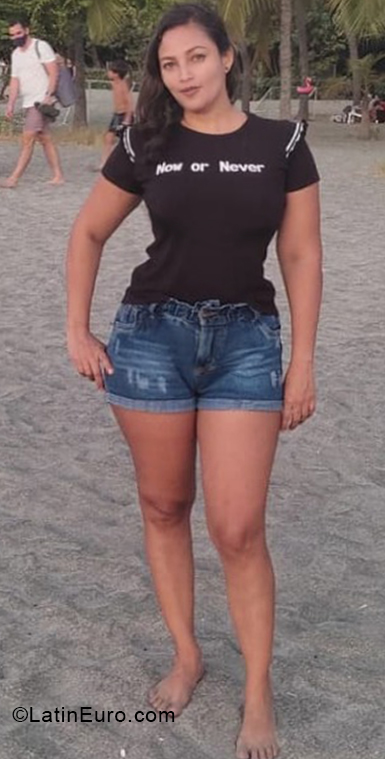 Date this young Colombia girl Jhohana from Santa Marta CO31444