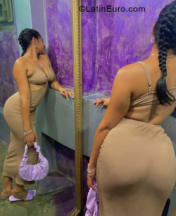 Date this voluptuous Dominican Republic girl De la o from Puerto Plata DO40642