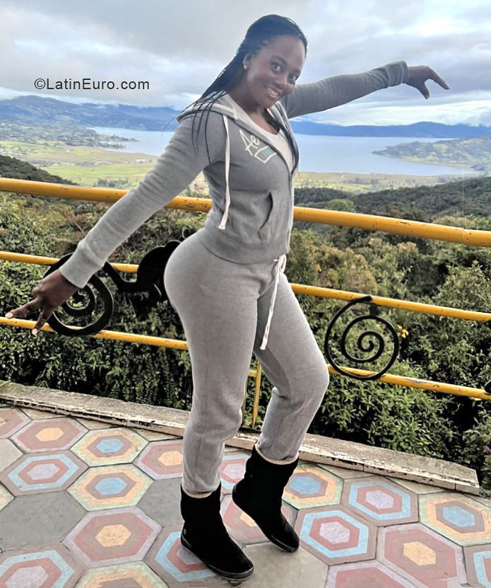 Date this charming Colombia girl Sandra from Cali CO31475