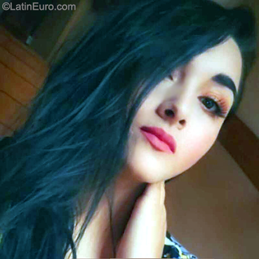 Date this foxy Colombia girl Sandra from MANIZALES CO31541