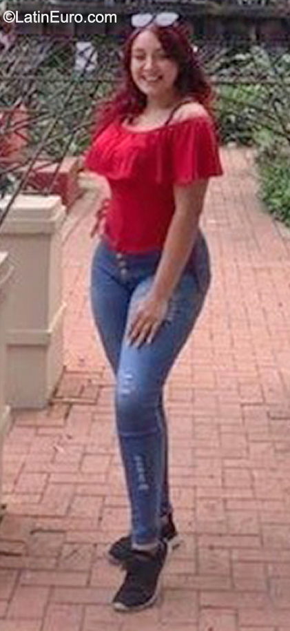 Date this attractive Bolivia girl Fecy from Santa Cruz BO138