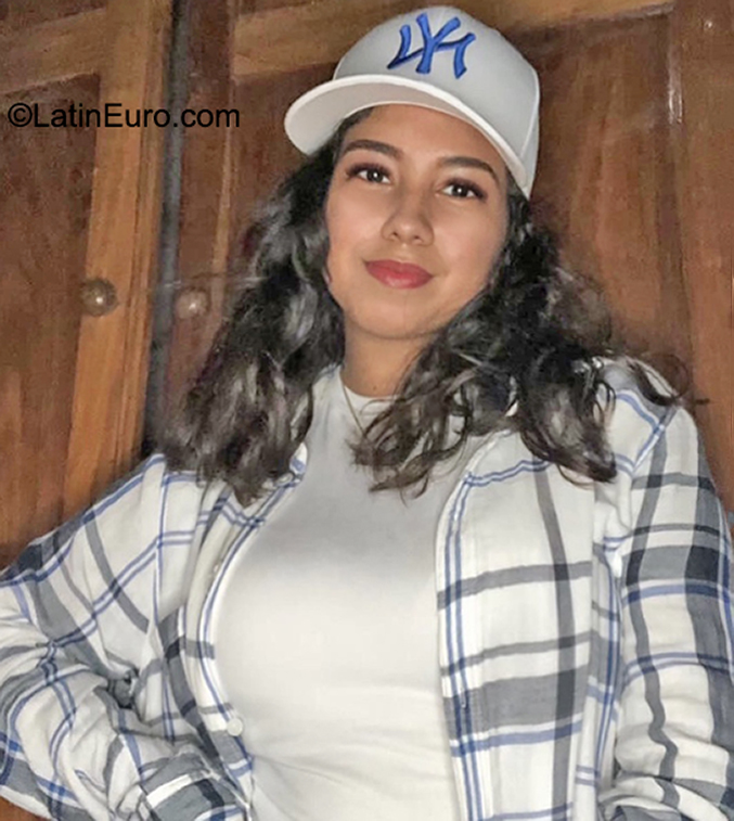 Date this attractive Dominican Republic girl Mara from  PA1327