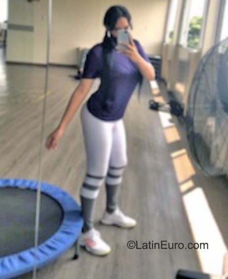 Date this voluptuous Colombia girl Patricia from Cali CO31561