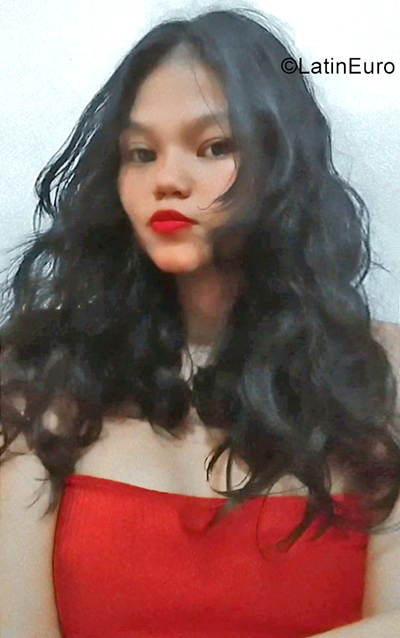 Date this charming Brazil girl Kelly from Manaus BR11829
