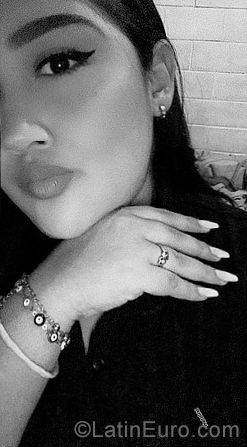 Date this happy El Salvador girl Paola from San Salvador SV177