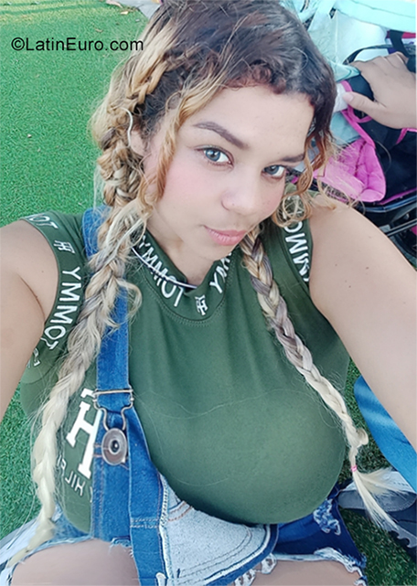 Date this foxy Colombia girl Marilin from Barranquilla CO31683