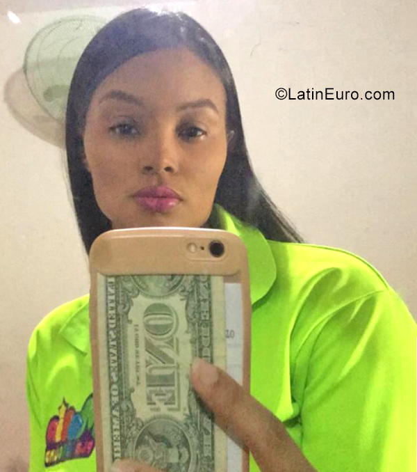 Date this happy Dominican Republic girl Eli from Santiago DO40787