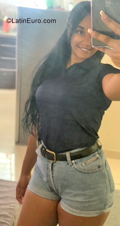 Date this delightful Dominican Republic girl Ysnsy from Santo Domingo DO40793