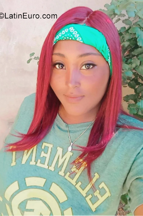 Date this nice looking Chile girl Dayan from Linares CL336