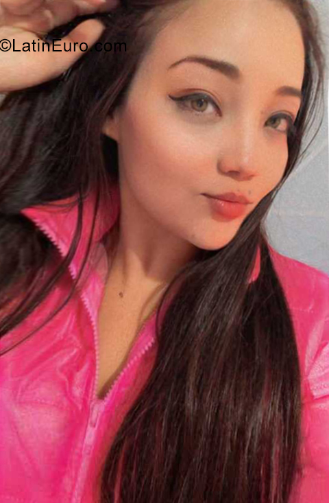 Date this lovely Brazil girl Rafaely from Belem BR11873