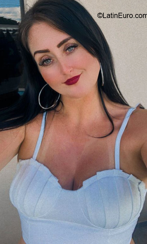 Date this pretty Brazil girl Laiza from Sumare BR11908