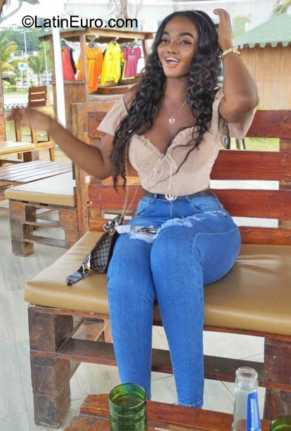 Date this nice looking Ecuador girl Narcisa from Quito EC1151