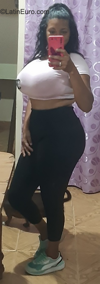 Date this pretty Venezuela girl Melkiolis from Miranda VE4223