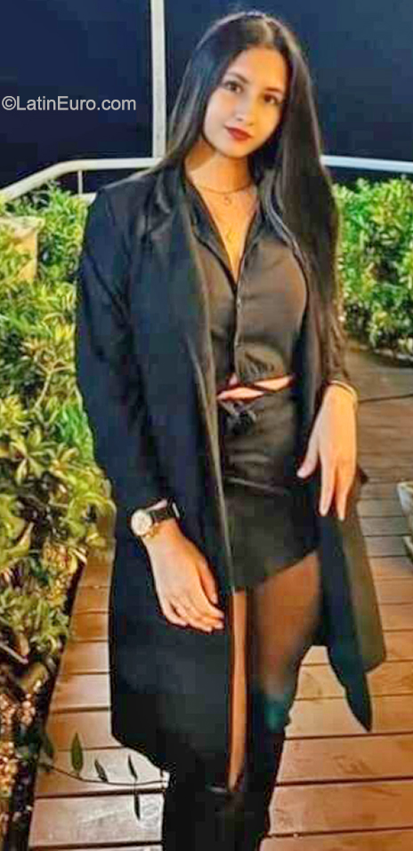 Date this nice looking Peru girl Isabel from Lima PE2015