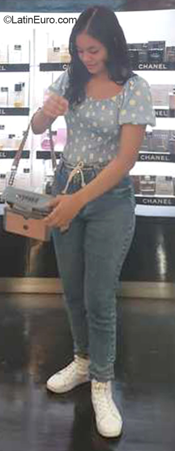 Date this hot Brazil girl Jamily from Manaus BR12037
