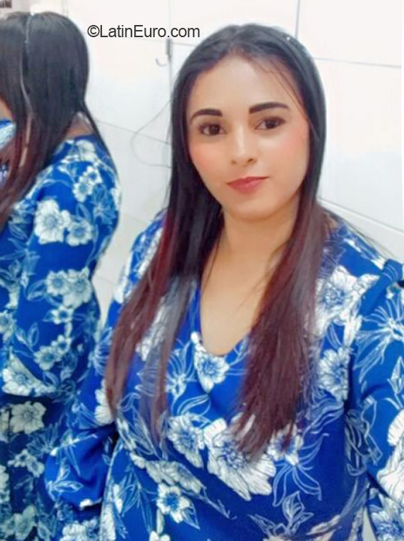 Date this hard body Brazil girl Rafaela from Caruaru BR12040