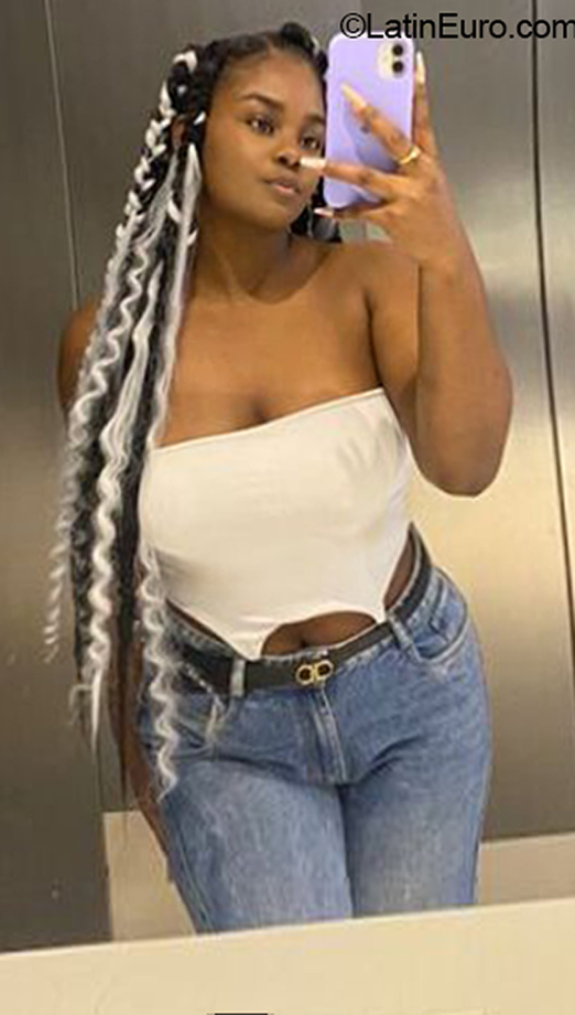 Date this happy Colombia girl Julieth from Pereira CO31928