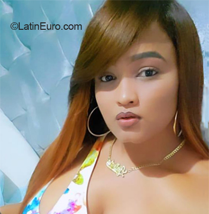 Date this voluptuous Dominican Republic girl Suriel from Puerto Plata DO40968