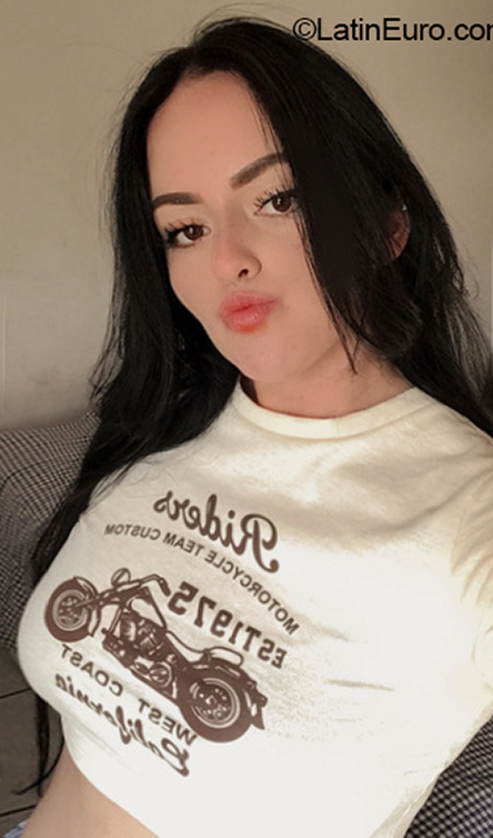 Date this tall Mexico girl Abigail from Querétaro MX2626