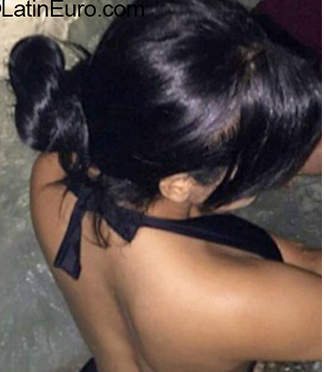 Date this sensual United States girl Yinet from New York US21865