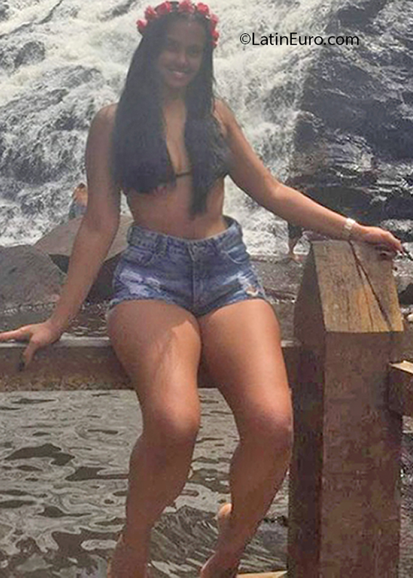 Date this delightful Brazil girl Lizandra from Salvador BR12159