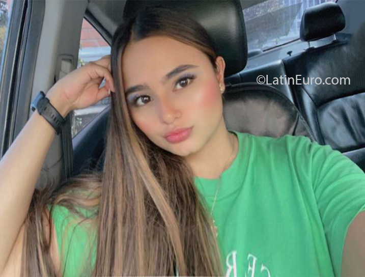 Date this good-looking Colombia girl Lorena from Medellin CO32026