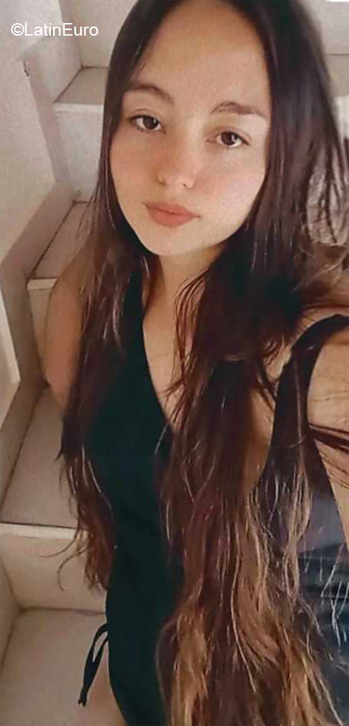 Date this funny Argentina girl Florencia from Buenos Aires AR895