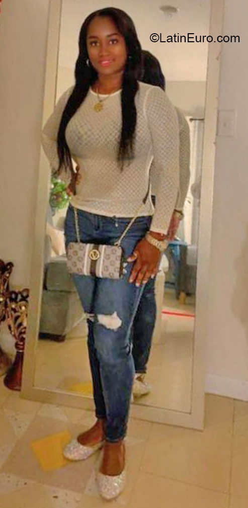 Date this hot United States girl Silvia Patricia from Boston US21898