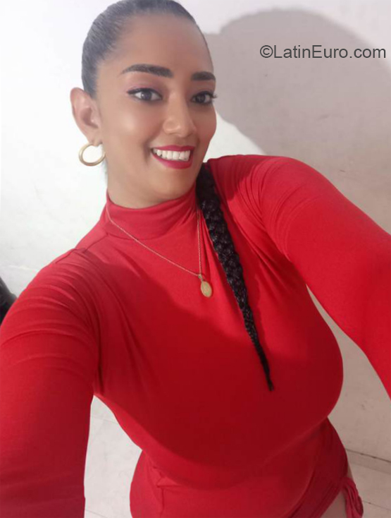 Date this georgeous Colombia girl Yohanna from Cali CO33315