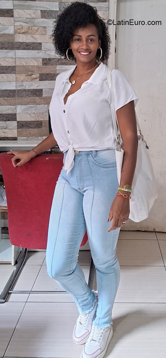 Date this stunning Brazil girl Joice Oliveira from Rio De Janeiro BR12221