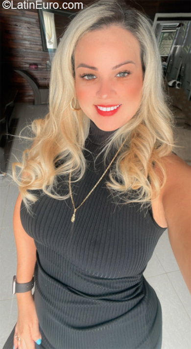 Date this voluptuous Brazil girl Lidiane from Manaus BR12399