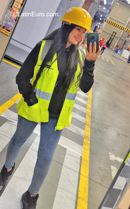 Date this pretty Colombia girl Angie from Medellin CO32173