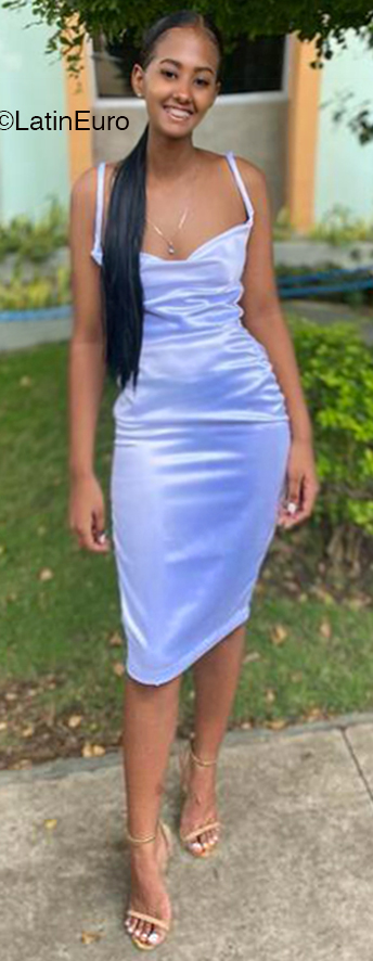 Date this hard body Dominican Republic girl Brey from Santo Domingo DO45035