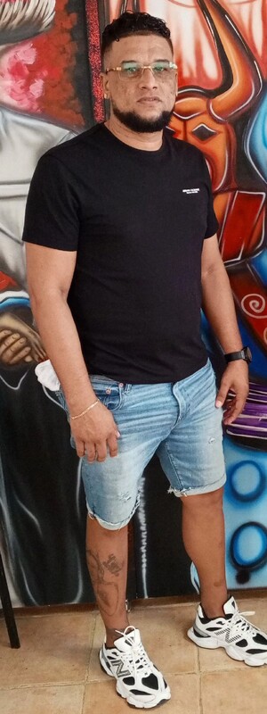 Date this good-looking Dominican Republic man Hnr from La Romana DO45043