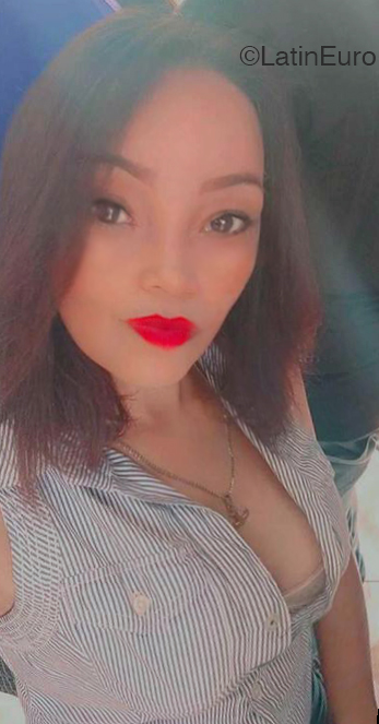 Date this sensual Dominican Republic girl Yessi from Azua DO46008