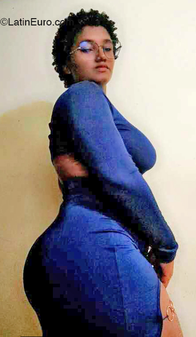 Date this hard body Dominican Republic girl Darianna from Santo Domingo DO46225