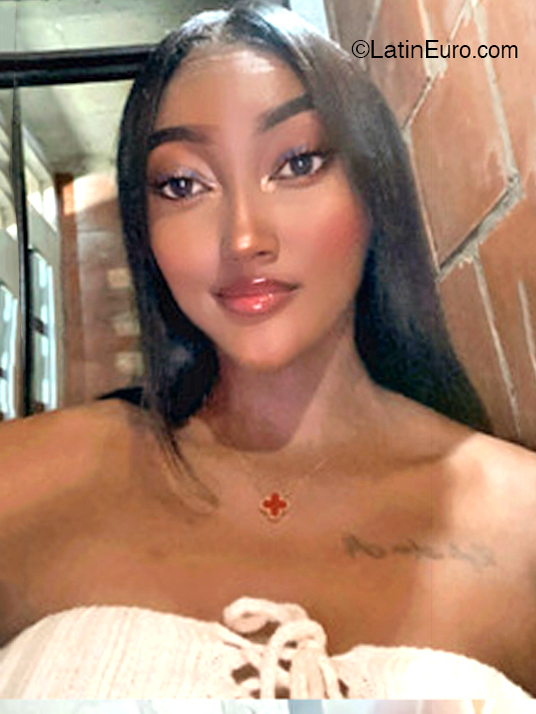 Date this delightful Colombia girl Indira from Cali CO32545