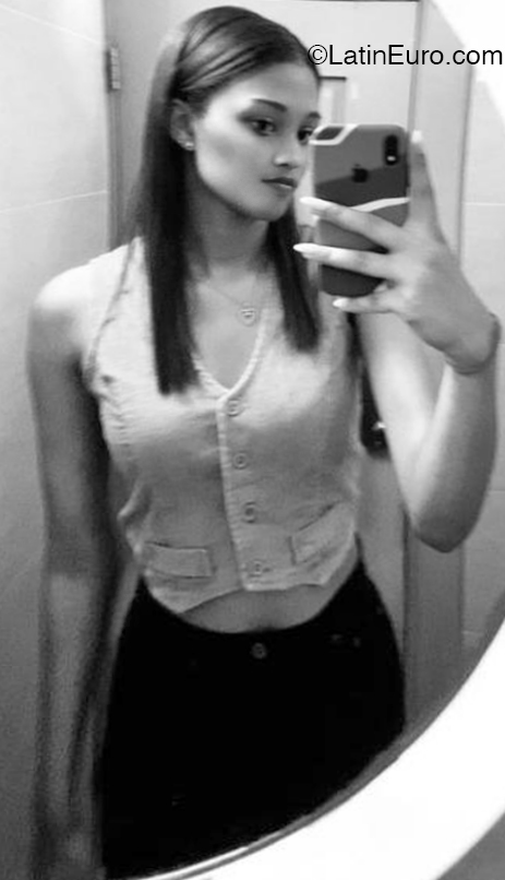Date this sultry Dominican Republic girl Camila from Higuey DO47506
